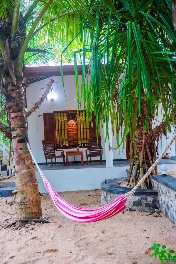 Shehani Beach Bungalow Tangalle Exterior foto